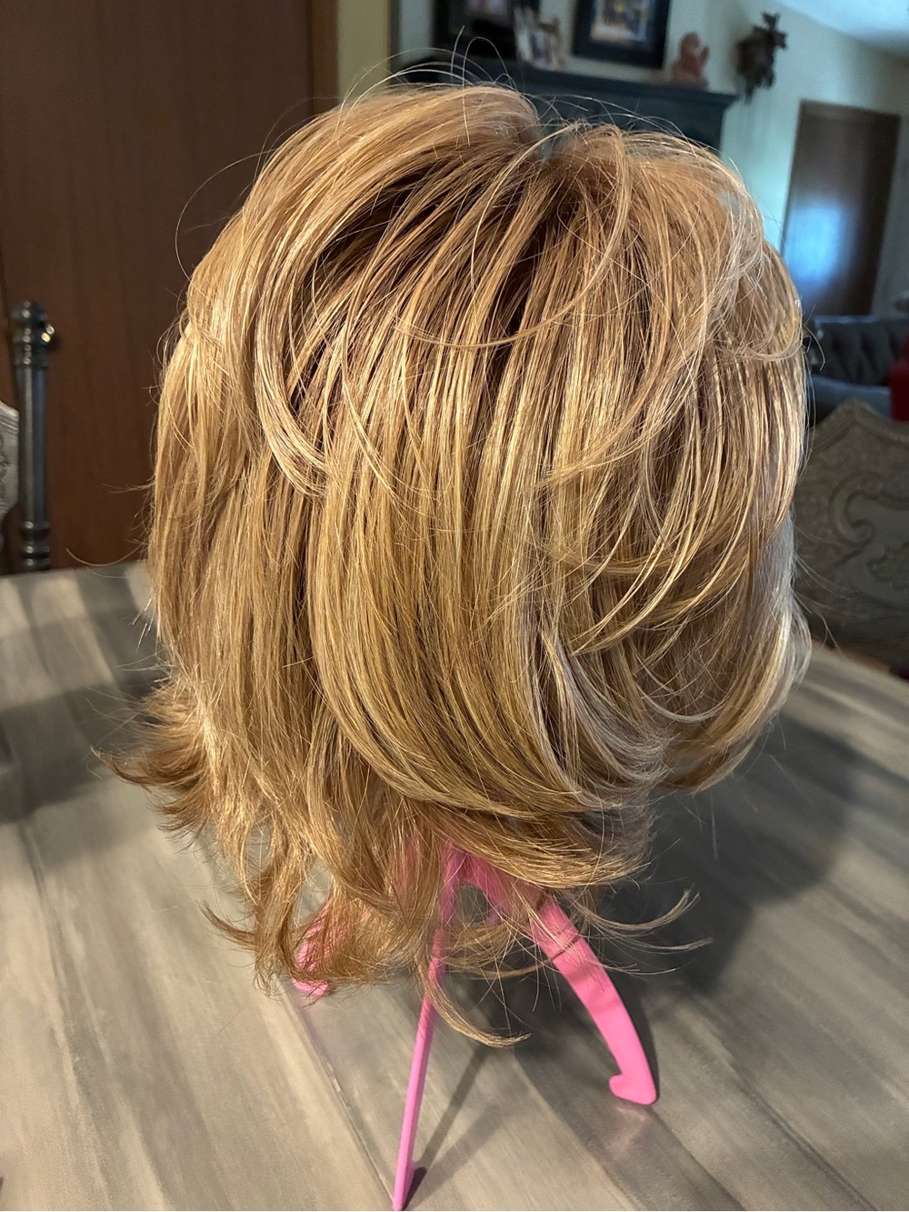Jon Renau Blonde Layered Short Wig - Natural Golden Blonde. Synthetic. Beautifu. - Picture 7 of 8